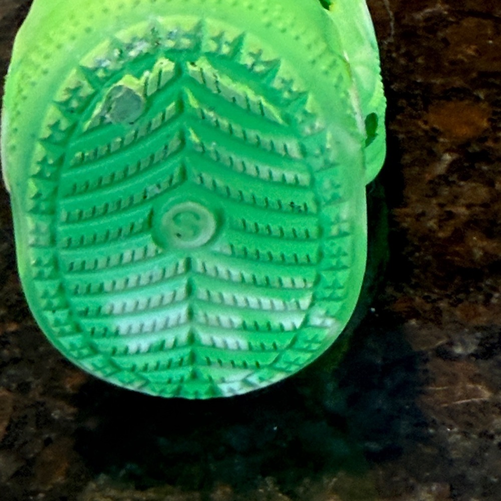 BARK Crocs for dogs.  Four brand new Crocs, Size SMALL, for your fur baby. - Picture 6 of 6